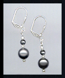 Small Black Pearl Earrings